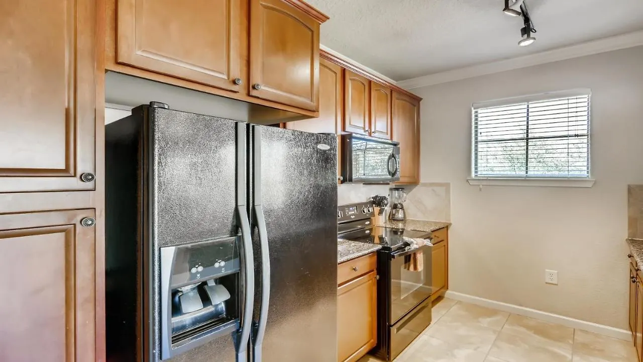 909Cp1031- Gorgeous Top Floor Condo With Balcony Davenport Lejlighed