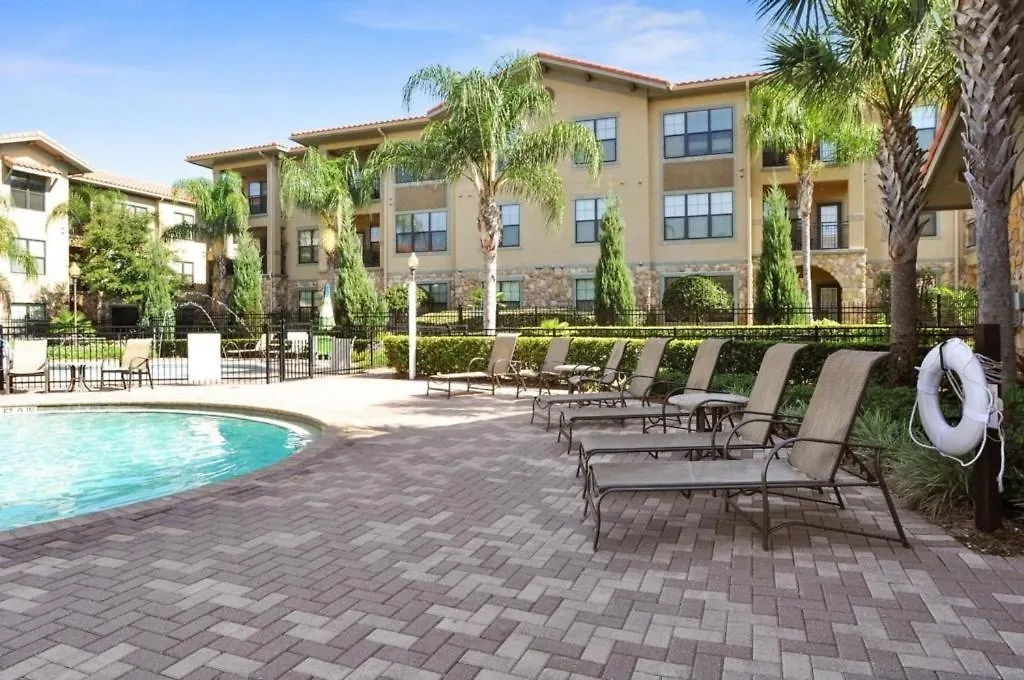 909Cp1031- Gorgeous Top Floor Condo With Balcony Davenport 0*,